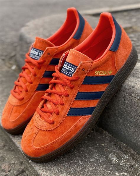 adidas naranjas spezial